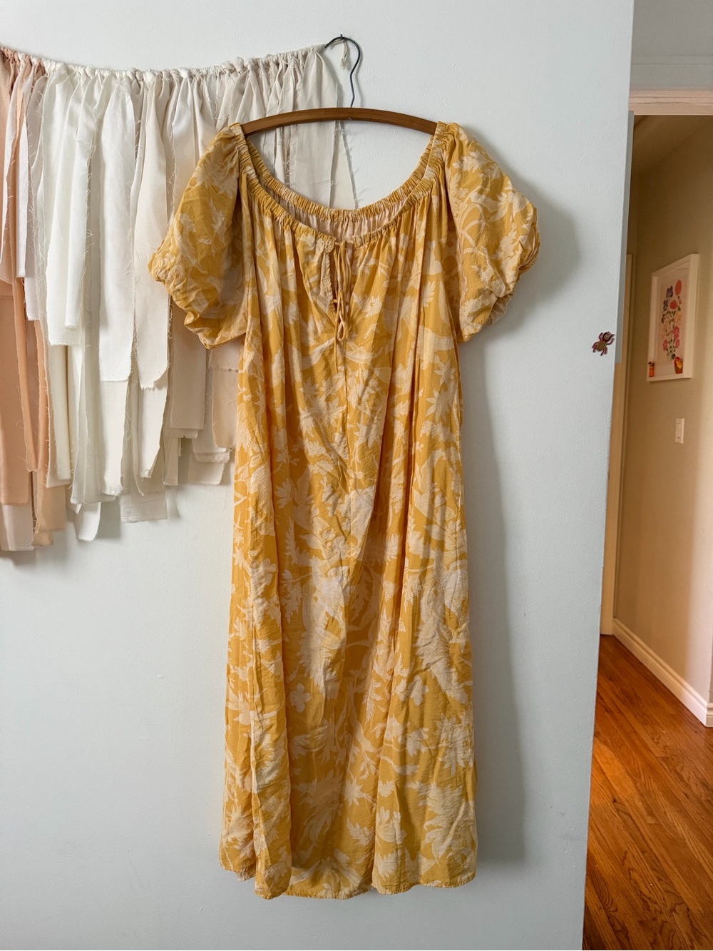 HM Women's Yellow Floral Puff-Sleeve Maxi Dress - Picture 2 of 2